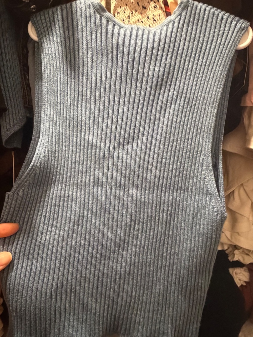 Vest - Picture 6 of 6